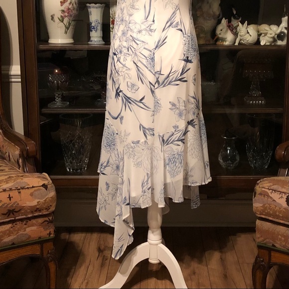 NWT  Calvin Klein floral chiffon dress. Si… - Picture 4 of 7